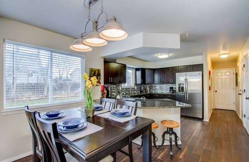 Southeast Colorado Springs House | Spacious 4BR w/EV Charger & Hot Tub