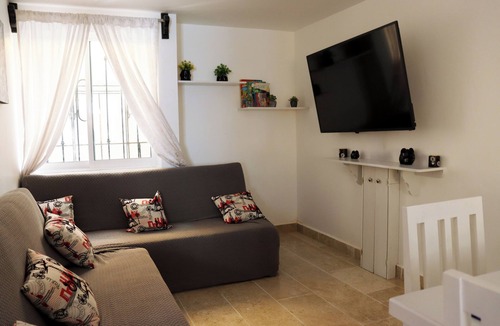 Tehuacan House | Spacious 5-bedroom house with garage 8 min from downtown