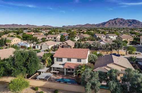 Seville House | Spacious 5BR Gilbert Home w Pool for Getaway for Family