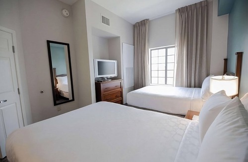 Highlands - Perkins Hotel | Spacious Accommodation w/Full Kitchen Near Louisiana State University Campus!