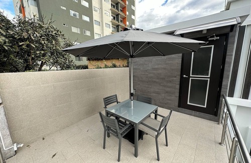Zona 10 House | Spacious and convenient 7-bedroom house in charming Ciudad de Guatemala