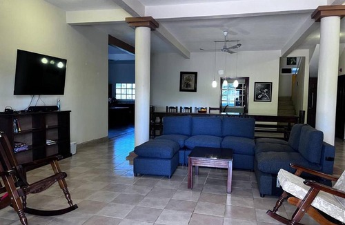 Santa Maria Tonameca House | Spacious and Sunny Beachside Oasis Stunning Views