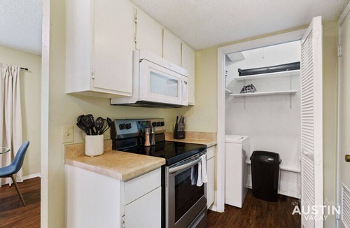 Highland Hills Apartment | Spacious ATX Apt | Private Deck + All Essentials