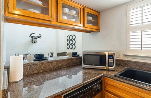 Waller Creek District Apartment | Spacious Austin Loft 4BR Sleeps 12