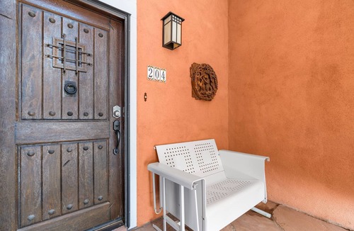 South Capitol House | Spacious & Beautifully Furnished 2Bed/2Bath by Railyard/Plaza!