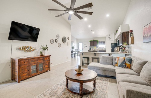 Yuma House | Spacious Clean Pet-friendly Family Townhome