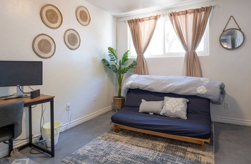 Mission Terrace House | Spacious & Cozy Vacation Home with Workspace