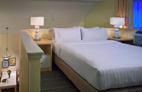 Tucson Hotel | Spacious Group Stay w/Pool & Gym Access! Free Breakfast Near Tucson Attractions
