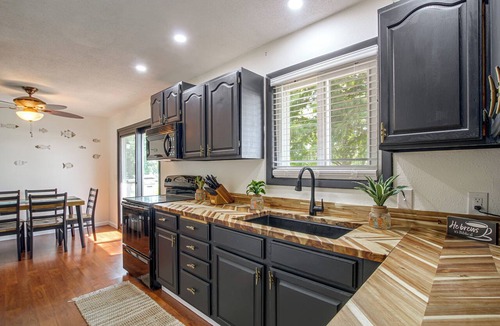 Grafton House | Spacious Home w/Deck & Mississippi River Views