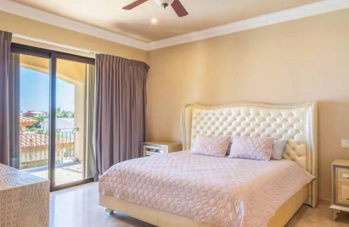 El Rosarito House | Spacious house in charming San José del Cabo perfect for your getaway