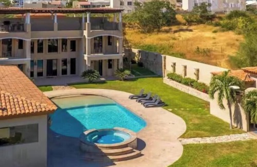 El Rosarito House | Spacious house in charming San José del Cabo perfect for your getaway