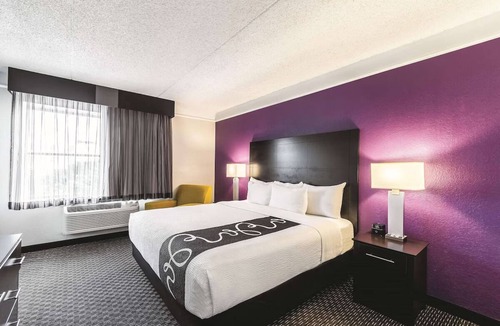Arsenal Hotel | Spacious King Suite, Outdoor Pool, A Stroll to the Spanish Governor's Palace