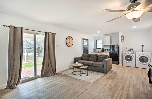 Berryville House | Spacious Lakefront Home w/Fire Pit & Fun Barn!