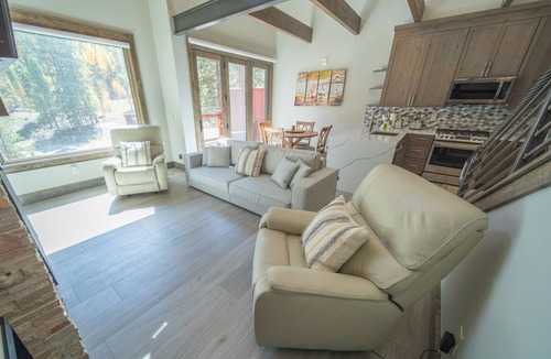 Lakeside Village House | Spacious Modern Townhome | Lake & Summer Fun