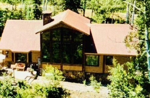 Marble Cabin | Spacious Mountain Getaway, Trails Rest
