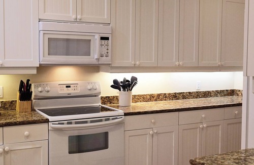 Bradenton Beach Hotel | Spacious One-Bedroom Condo with Island Comforts