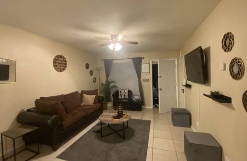 El Paso House | Spacious residential 3 bed 1 story w/ big backyard