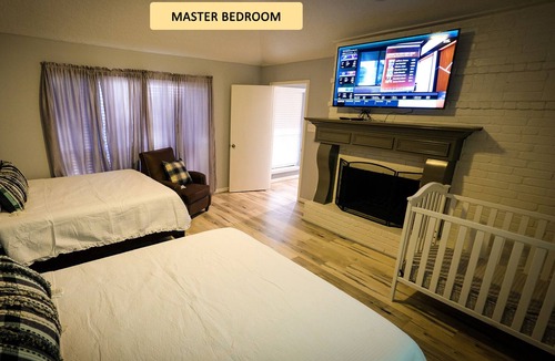 Pecan Grove House | Spacious Richmond Sleeps 10 - Patio on Golf Course
