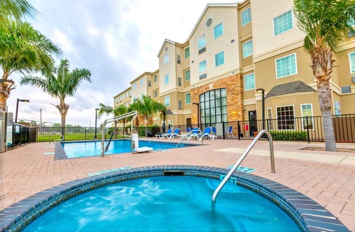 Brownsville Apartment | Spacious Suite in Brownsville | Breakfast Included