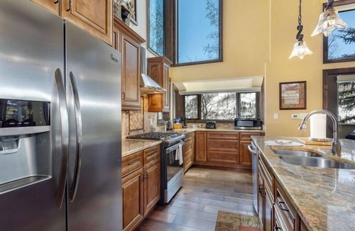 Vail House | SPACIOUS VAIL HOME - 5 Bedrooms Private Hot Tub Spectacular Mountain Views