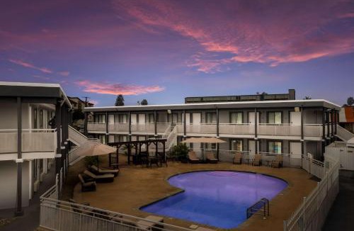 Bonanza Hotel | Spanish Trails Inn - Laredo Hotel