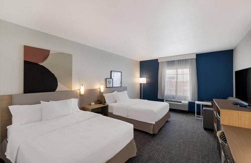 Midland Hotel | Spark by Hilton Midland South