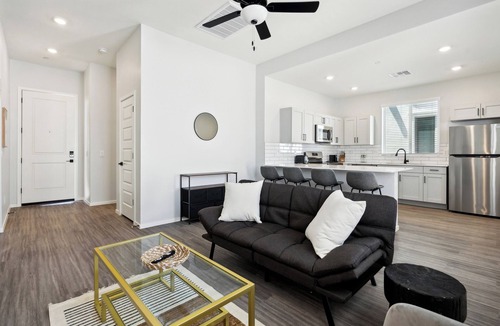 Sundance House | Sparkling Modern Home with Pool BBQ