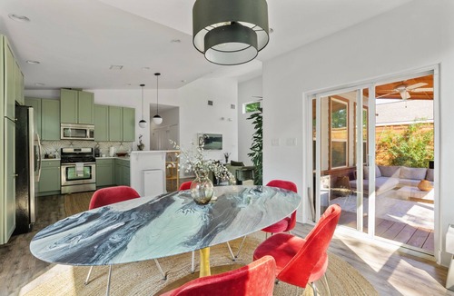 Govalle House | ★Sparkling Pool in Backyard Oasis ❤ Luxury 2M to DT ★