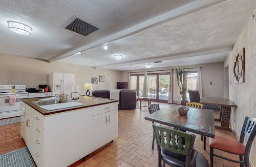 Nob Hill House | Special 50% off: UNM/Knobhill 1King BR-Retreat