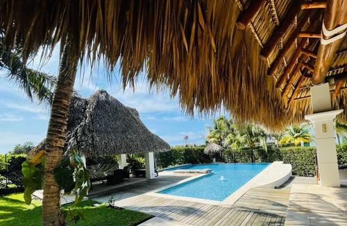 Iztapa House | Spectacular Beach House in Pergolas del Mar