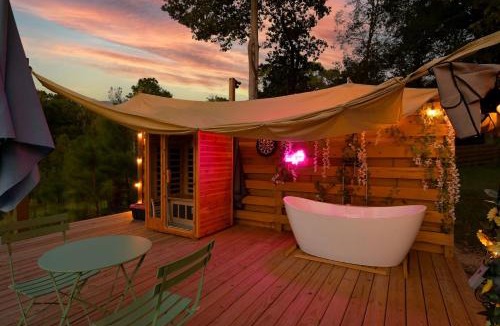 Coldspring House | Spectacular Scenery Awaits: Modern Tiny House with Sauna in Coldspring, TX