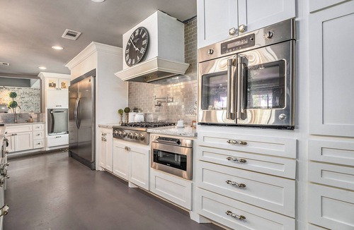 Galveston House | SPEND YOUR SPRING BREAK IN A HOT TUB/HEATED POOL on the ISLAND!
