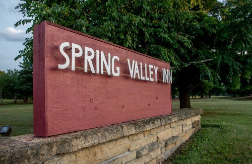 Arena Hotel | Spring Valley Inn