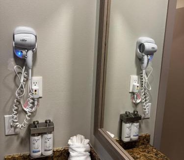 Cuauhtemoc Hotel | Spring Water Hotel & Suites