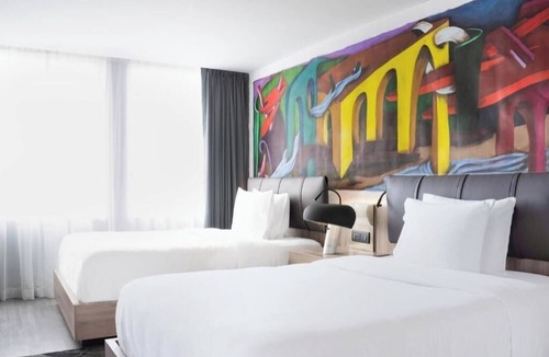 Hipodromo Hotel | Standard Double Unit | Pets Allowed | Walkable to Parque España