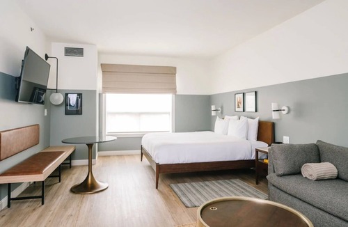 Moab Hotel | Standard King at Gravity Haus Moab, Outdoor Pool, Free Parking