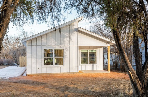 Clyde House | Stargate Summit/3BD+2BA/15 minutes drive to data center