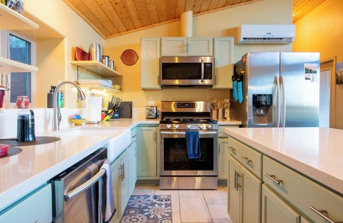 Cornville House | Stargazer Bungalow Near Sedona Pool Hot Tub King Bed