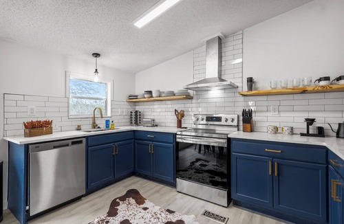 Canyon Lake Cabin | Starlight Horizon 5 Cabins (3 Bed Each) Pool, Firepits, Sleeps up to 40