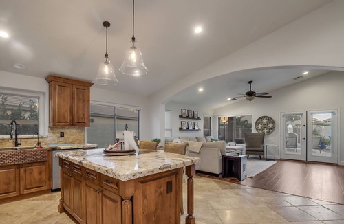 Canyon Trails House | Stay for Super Bowl! Cozy Cactus Retreat, Private Pool in Great Location!