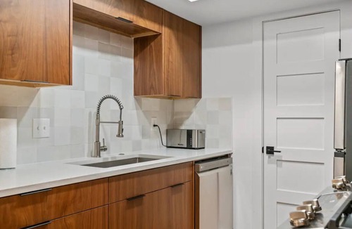 McNeil House | Stay Right @ Lamplight! Domain North Austin Texas