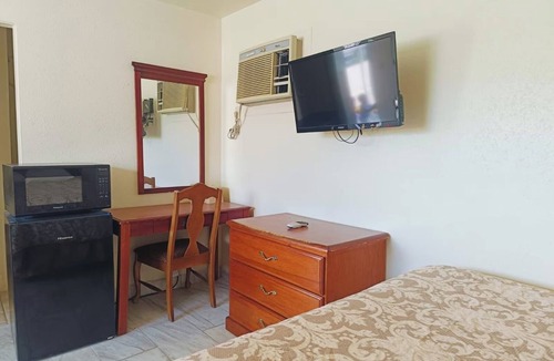 Pharr Hotel | Stay & Save: 2 Queen Beds w/Wi-Fi, Parking, Near Restaurants, & Attractions