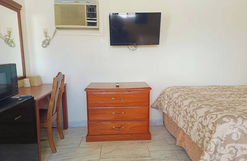 Pharr Hotel | Stay & Save: 2 Queen Beds w/Wi-Fi, Parking, Near Restaurants, & Attractions