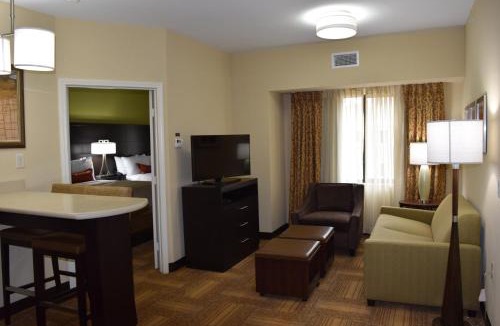 Tomball Hotel | Staybridge Suites Tomball by IHG