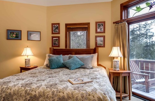 Four O'Clock House | Steps from Four O Clock Run, Spacious and Charming Ski-In/Ski-Out Retreat