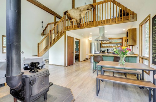 Carbondale Cottage | Steps to Crystal River: Hideaway w/Mountain Views