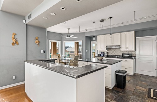 Spanish Grant House | Steps to Sand! Group-Friendly Galveston Beach Home