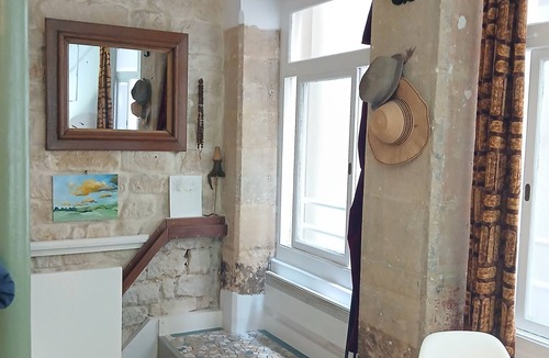 Quartier de la Folie-Mericourt Apartment | Stipologic V2