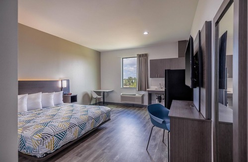 Giddings Hotel | Studio 6 – Giddings, Tx