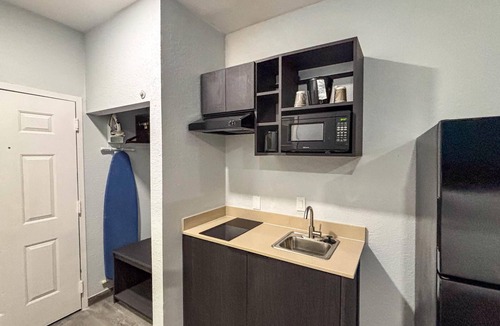 Westchase Hotel | Studio 6 Houston, TX - Westchase